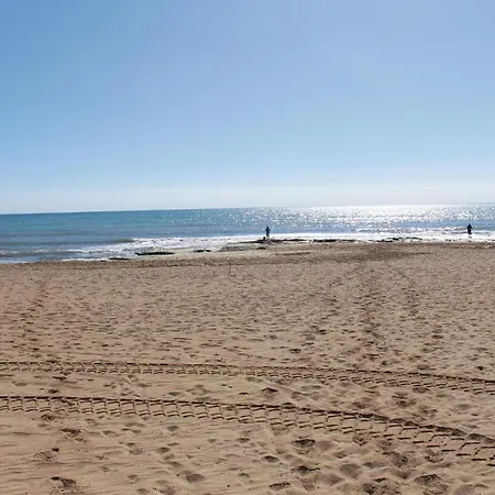 בית נופש 3 Bedroom Lovely In *